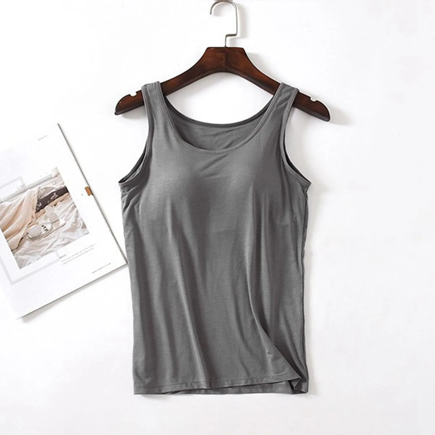 Camisole Tops for Women Built in Bra Spaghetti Strap Workout Yoga Shirts Basic Padded Tank Tops 2025 Summer Clothes