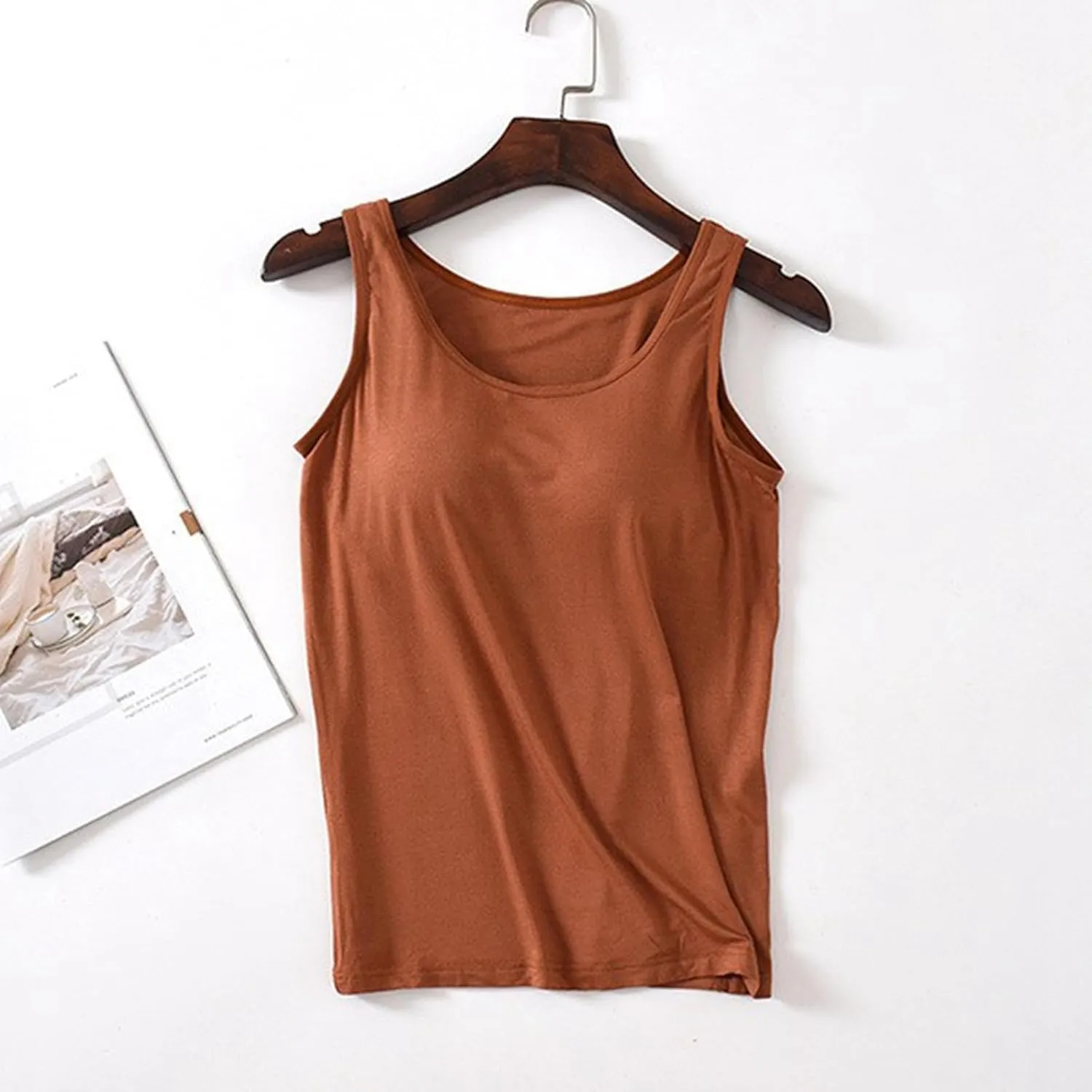 Camisole Tops for Women Built in Bra Spaghetti Strap Workout Yoga Shirts Basic Padded Tank Tops 2025 Summer Clothes