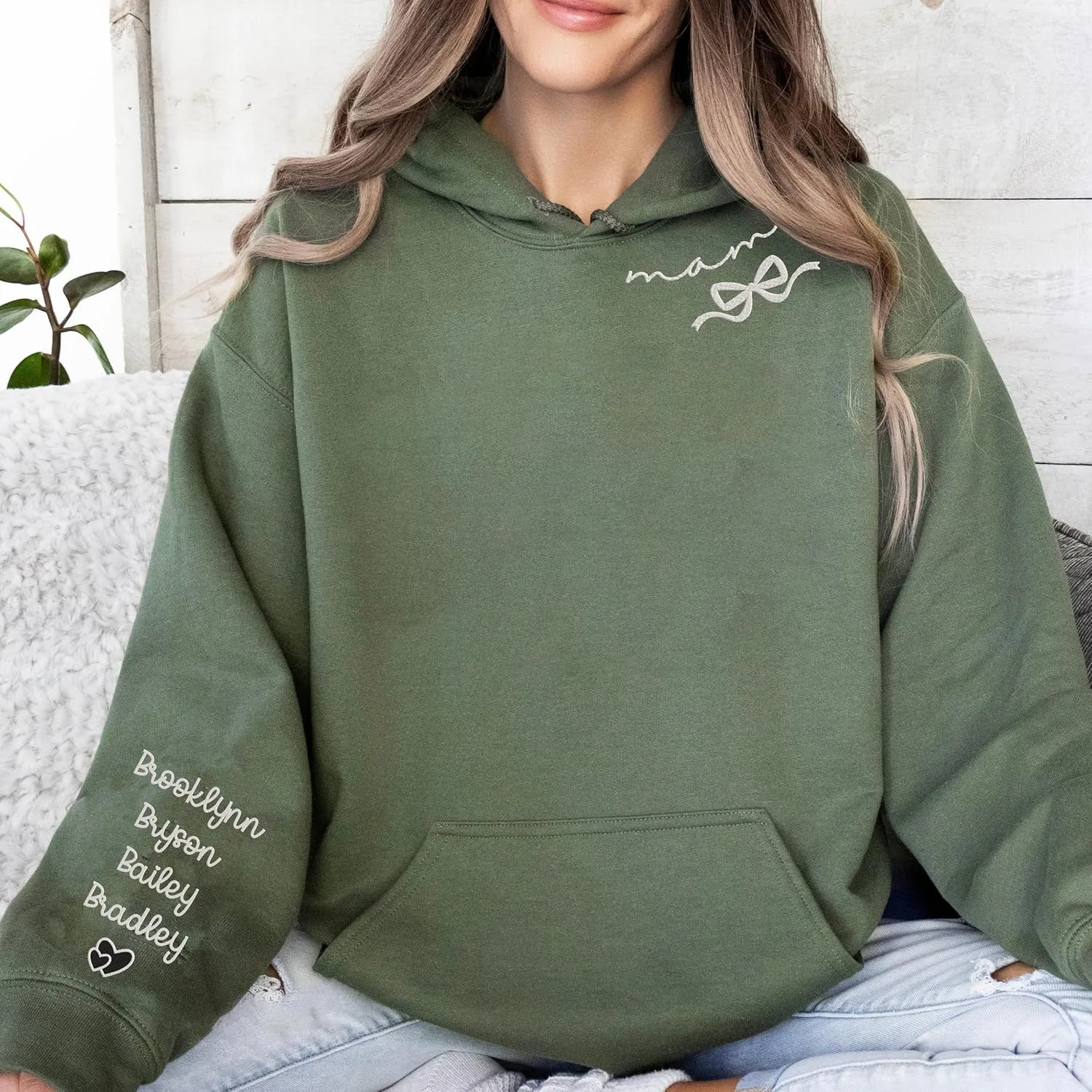 Custom Embroidered Mama Sweatshirt, Mothers Day Shirt, Mama Embroidery Crewneck Pullover, Gift for New Mom