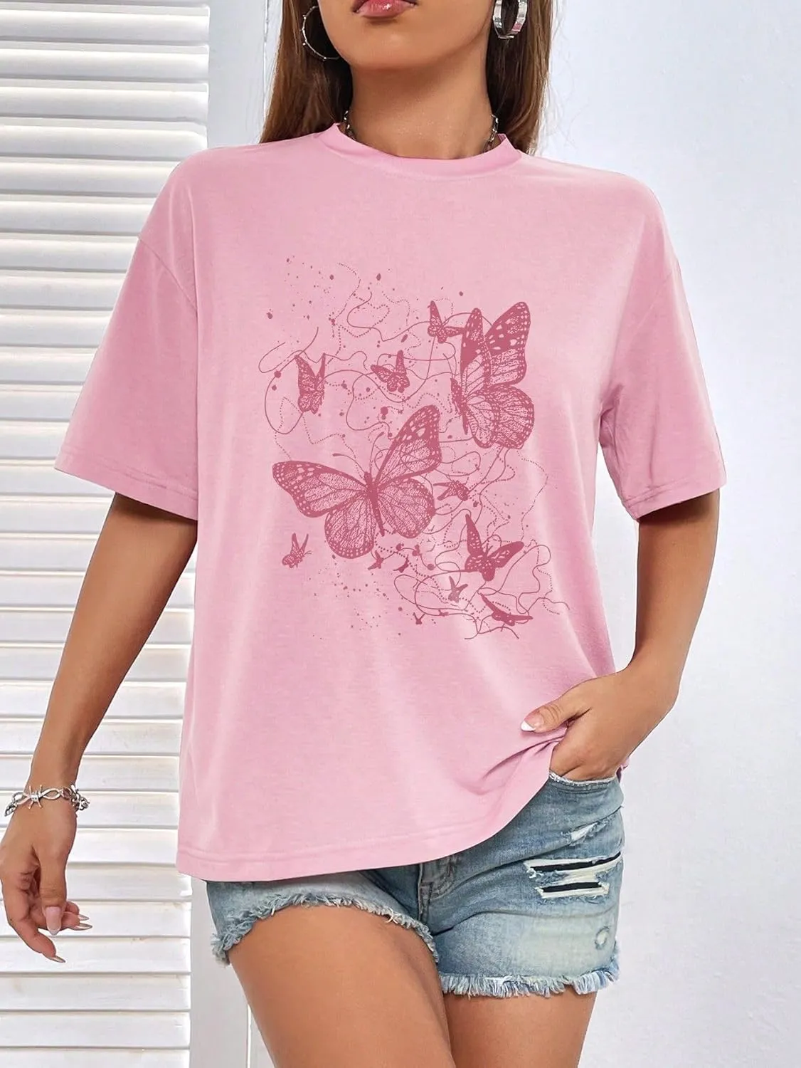 SISKIN Butterfly T Shirts for Women, Oversized Graphic Tees for Women, Plus Size Graphic Tees for Women