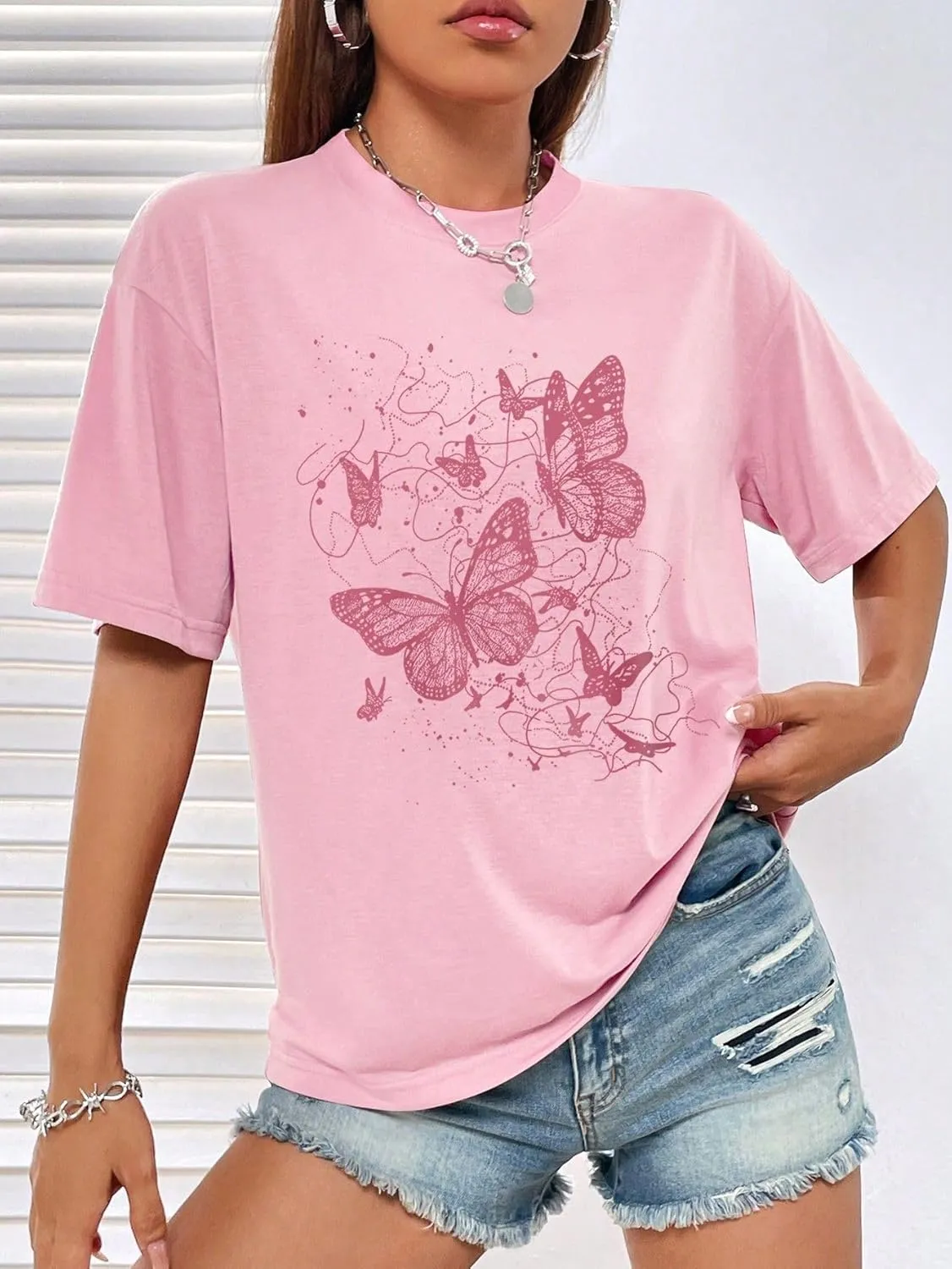 SISKIN Butterfly T Shirts for Women, Oversized Graphic Tees for Women, Plus Size Graphic Tees for Women