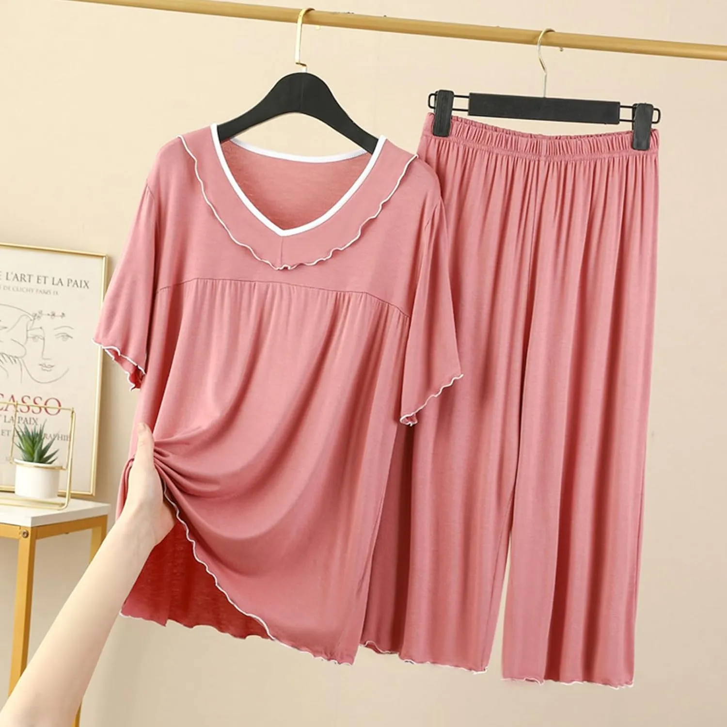 TANGNADE Plus Size Woman Pajamas Set Solid 2 Piece Pjs Short Sleeve and Capri Pants Oversized Sleepwear with Pockets